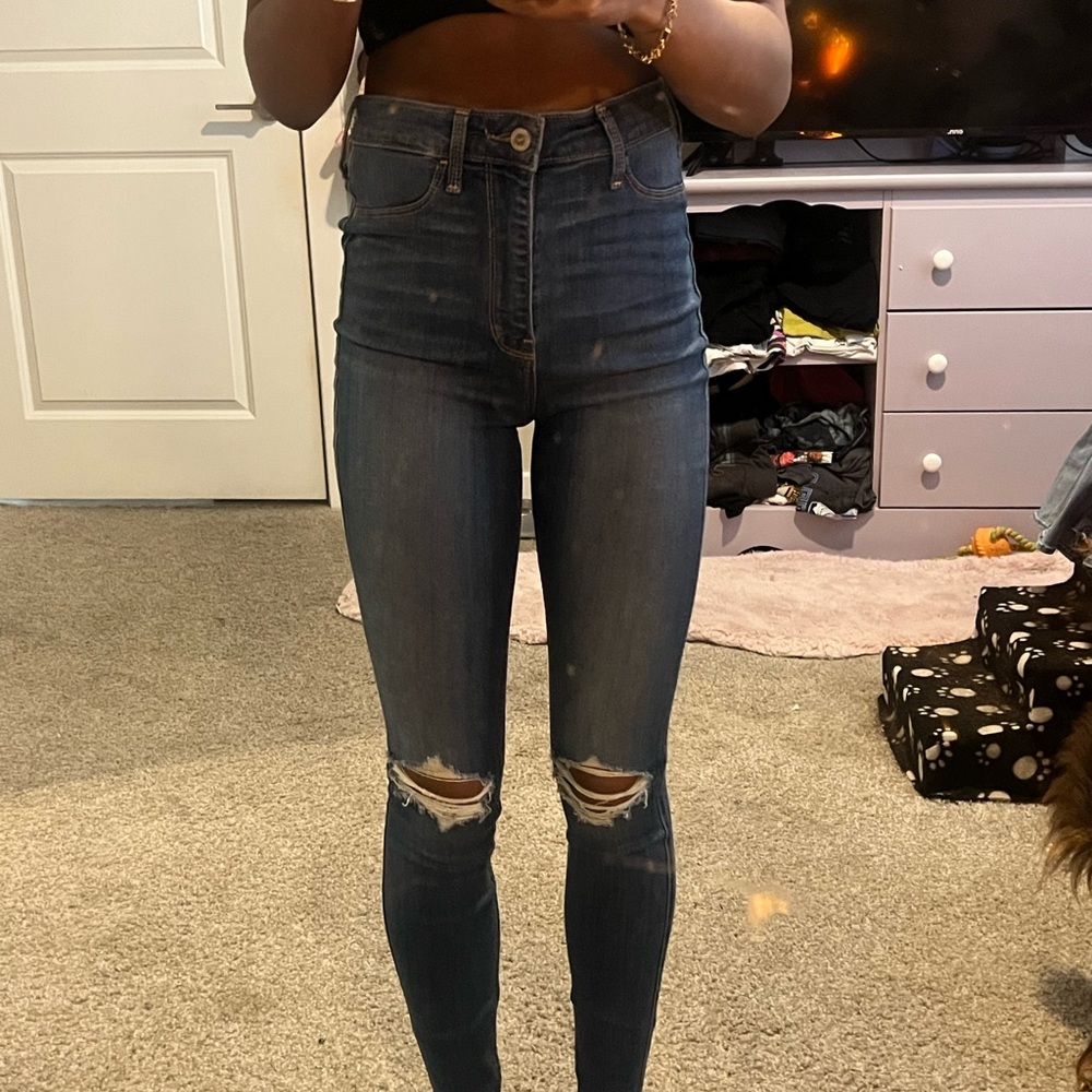 Hollister High Rise Dark Blue Jeans
